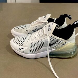 Kids Nike Air Max 270. Worn a few times. Excellent Condition